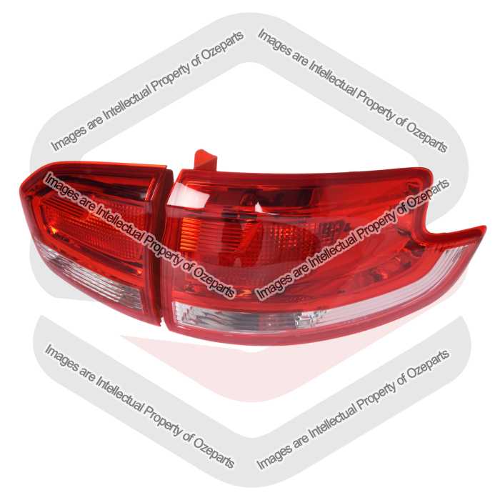 Tail Light + Rear Garnish AM (Tailgate) (SET 2)