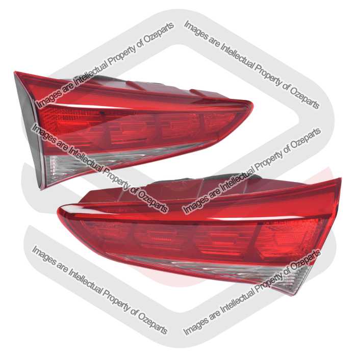 Rear Garnish AM (Non LED) (SET LH+RH)