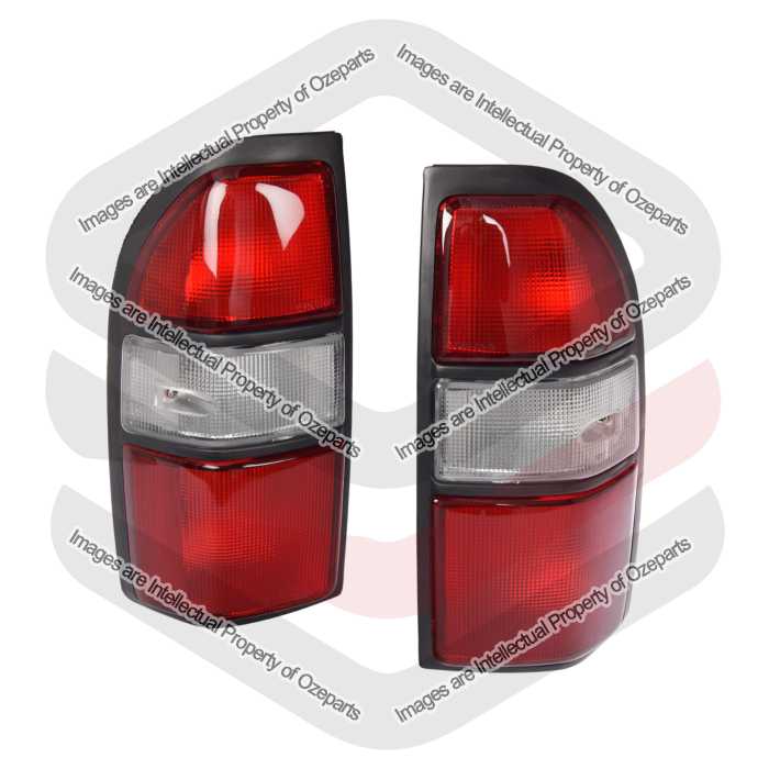 Tail Light AM (Non Tinted) (SET LH+RH)